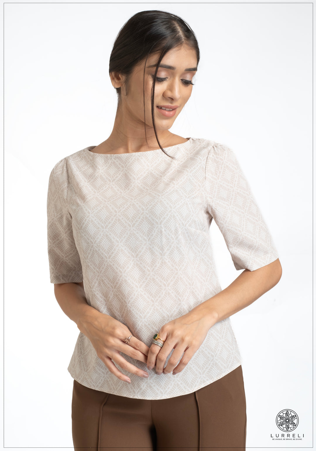 Deep Neck printed short Sleeve Top – view 5 – Lurreli