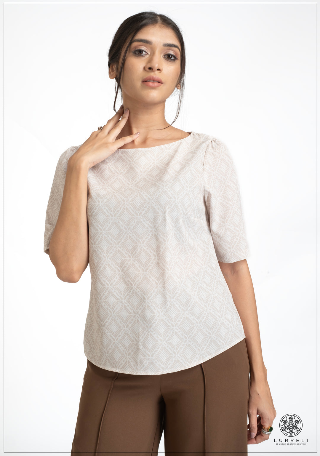 Deep Neck printed short Sleeve Top – view 3 – Lurreli