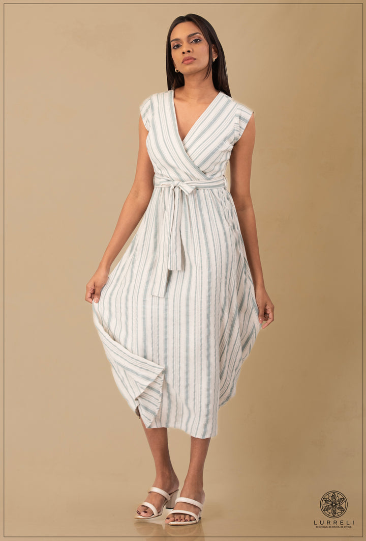 Two-Tone Wrap Midi Dress. – view 8 – Lurreli