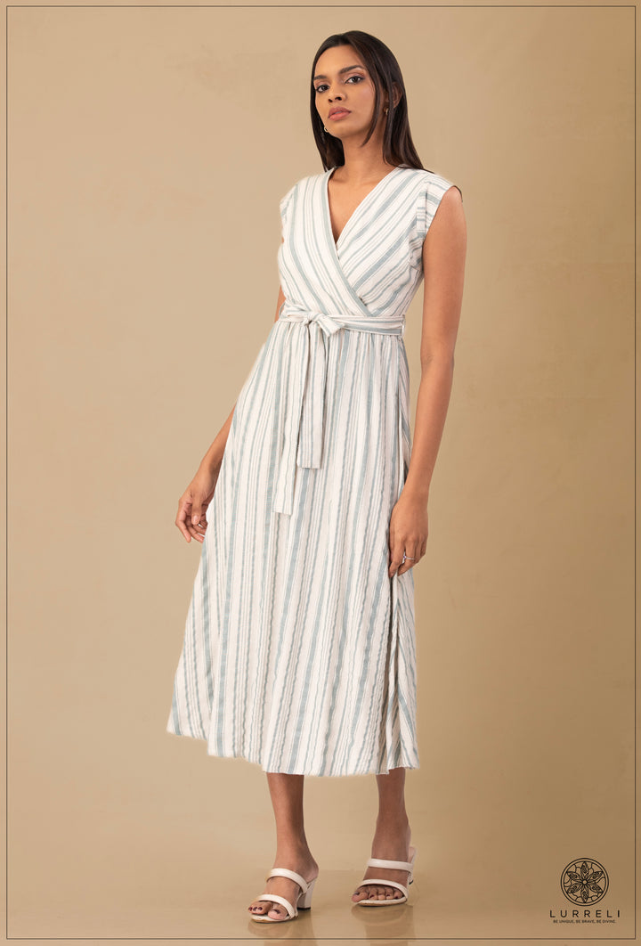 Two-Tone Wrap Midi Dress. – view 4 – Lurreli