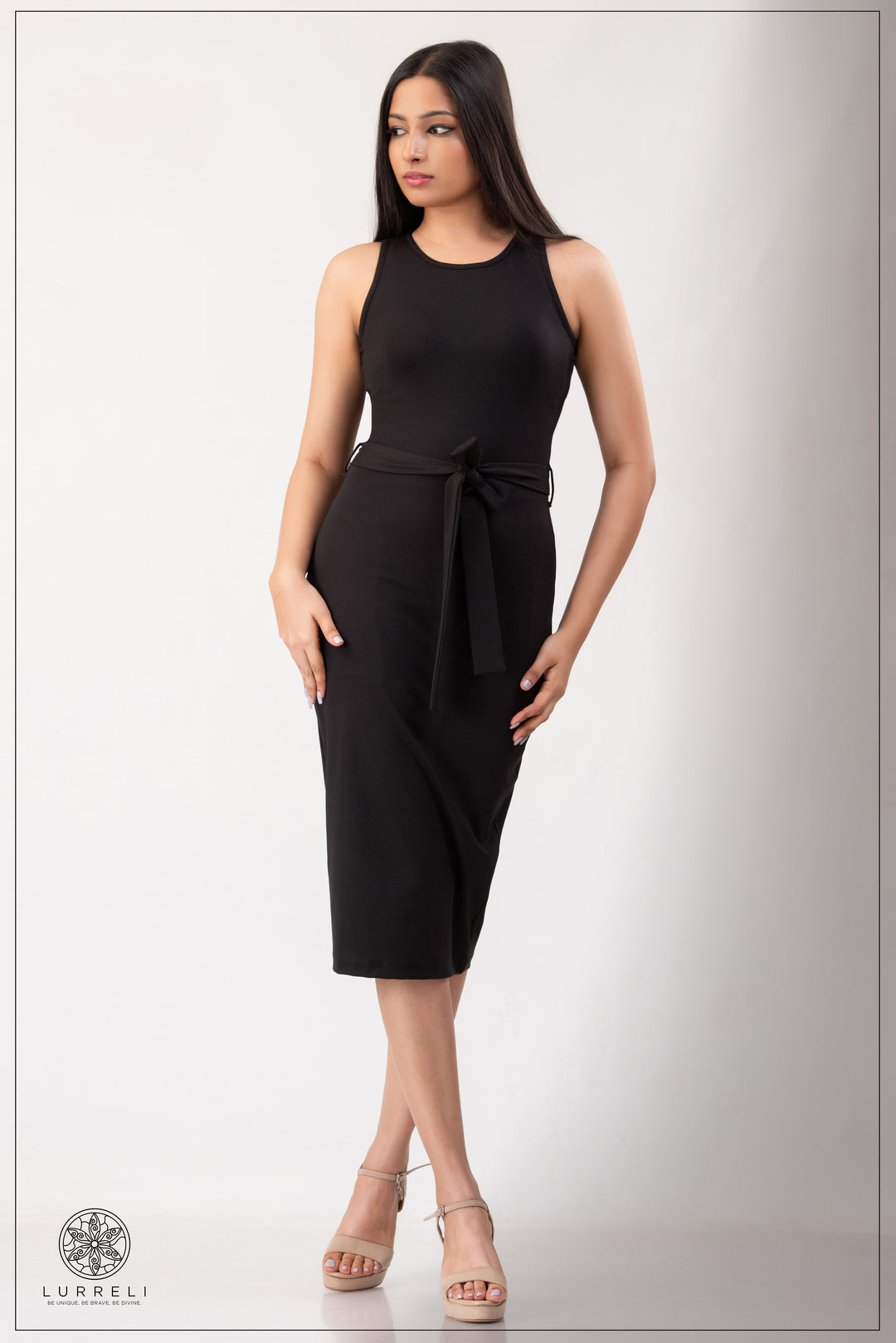 Belt-Detail Solid Dress – view 3 – Lurreli