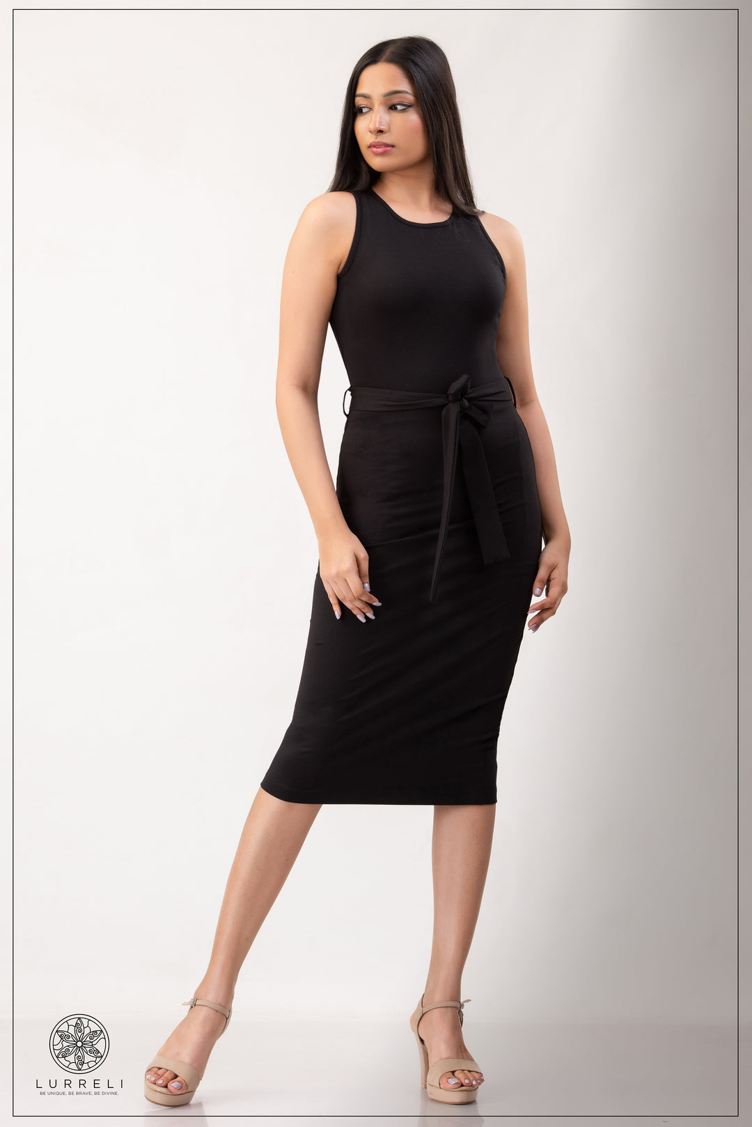 Belt-Detail Solid Dress – Black – Lurreli