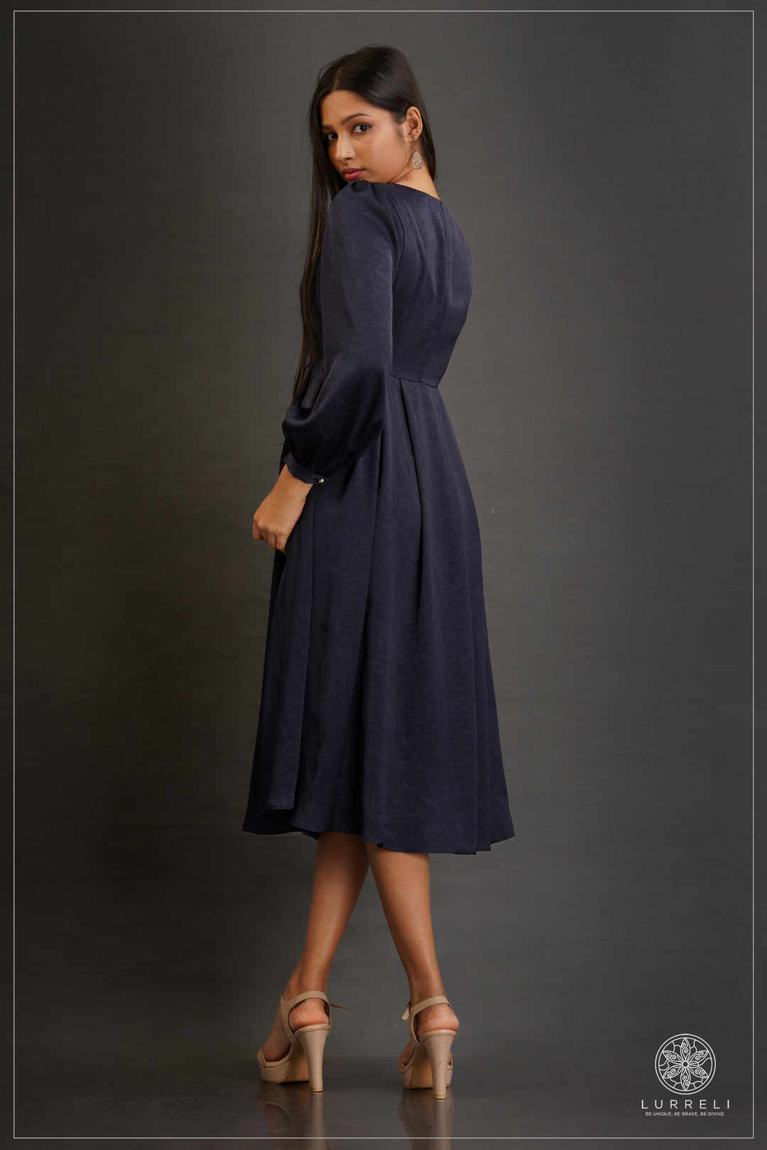 Alora Buttoned Midi Dress – view 4 – Lurreli