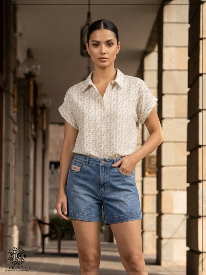 Short-sleeved, button-down blouse – Cream – Lurreli
