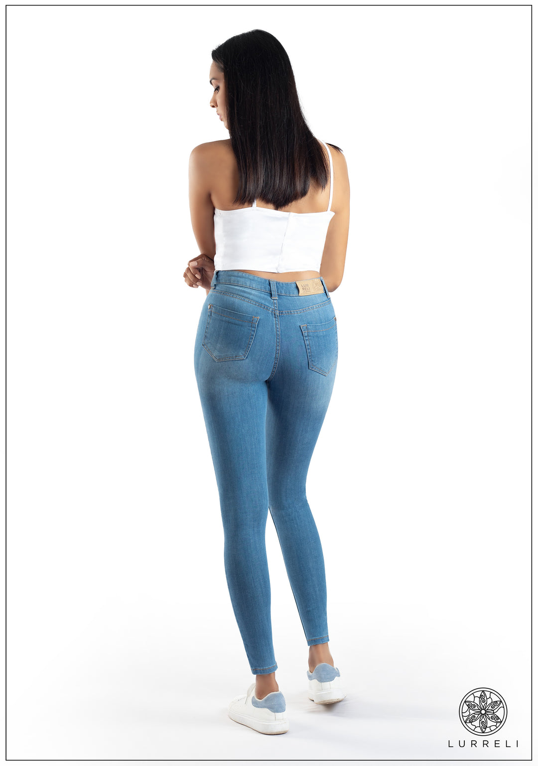 Mid Waist Slim Fit Jean - Light Wash – view 3 – Lurreli
