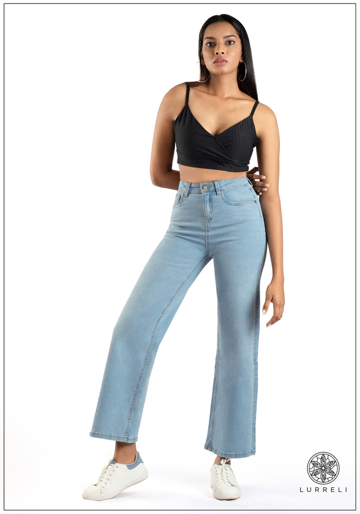 High Waist Wide Leg Jean - Super Light Wash – view 1 – Lurreli